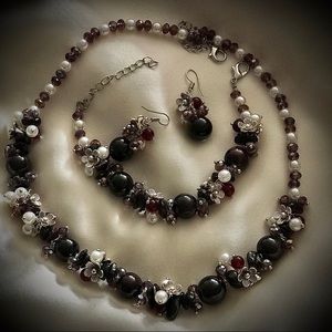 Garnet necklace, bracelet and earrings